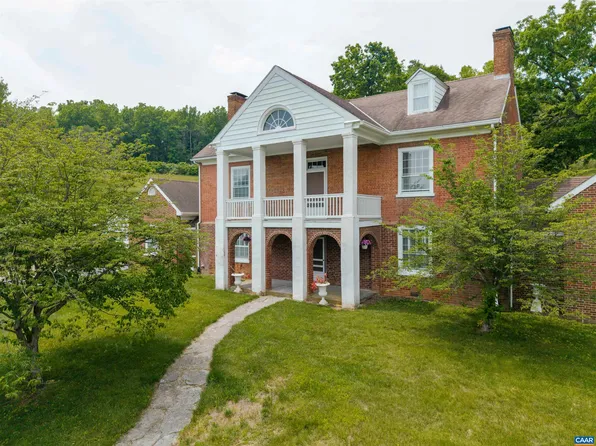 610 New Hope Rd, Staunton, VA 24401