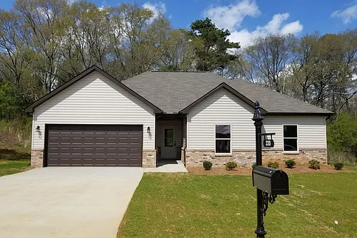 220 Elm Way Photo 1