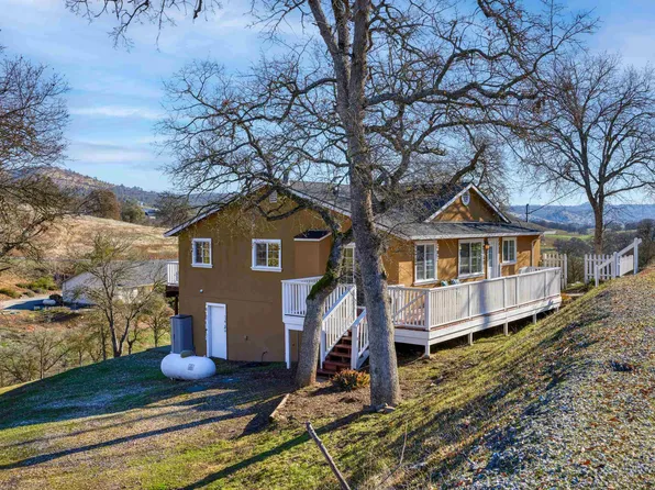 1152 Acorn St, Copperopolis, CA 95228