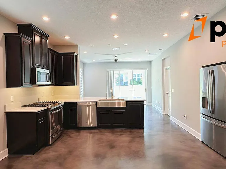 3 bed, 2.0 bath, 1589 sqft, $2,600 — Photo 10