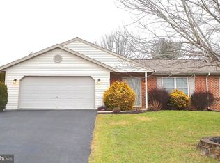 214 Forget Me Not Dr, Ephrata, PA 17522