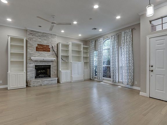 3rd image of 2701 Shady Tree Ln