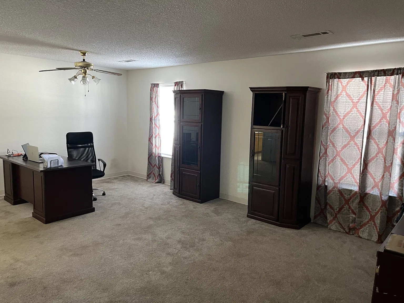 1 bed, 975 sqft, $800 — Photo 1