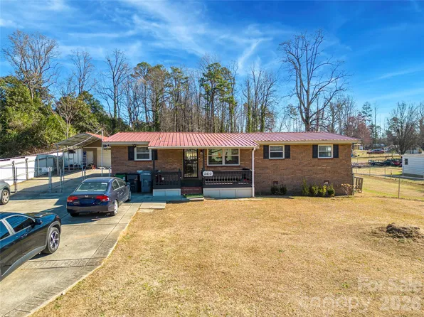 2410 Juniper Dr, Charlotte, NC 28269