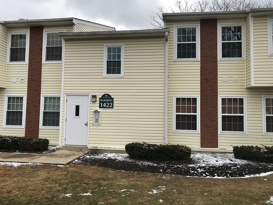 1st image of 1422 E Wyndham Cir APT 206