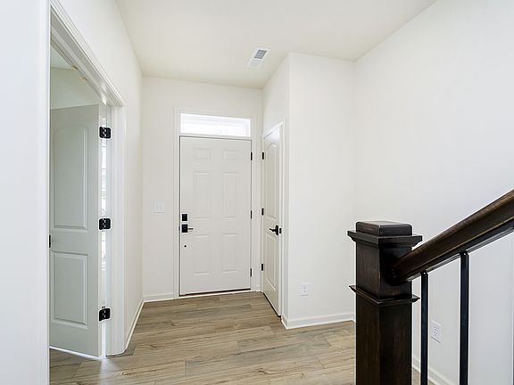 4th image of 14516 Pomona Ln