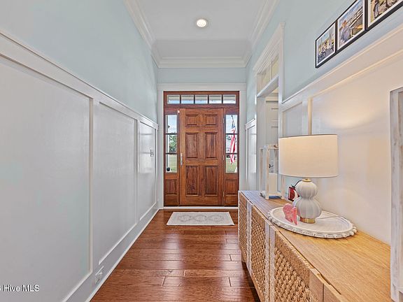 5th image of 28 Eastcove Way