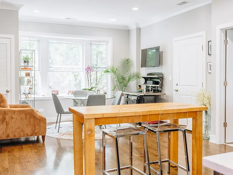 1752 W Catalpa Ave #2W — Photo 7