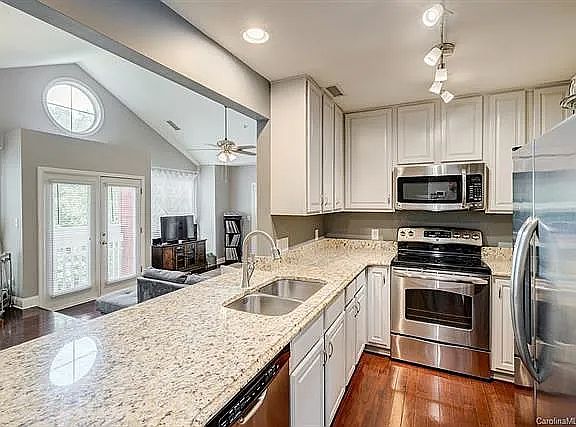 2nd image of 1182 W 1st St