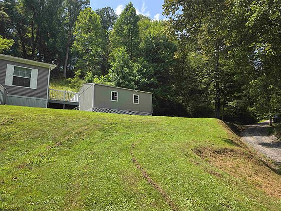 5th image of 419 Hess School Rd