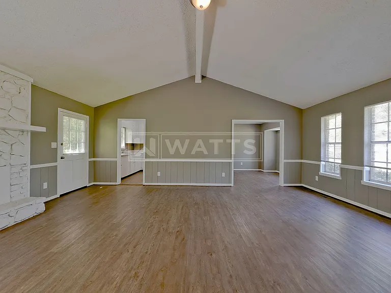 101 Shady Ln — Photo 4