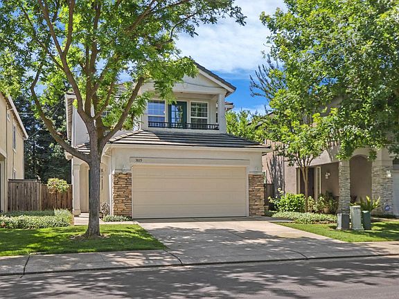 3rd image of 3015 English Oak Cir