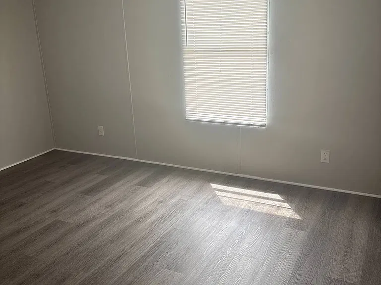 300 Pearl St #35 — Photo 4