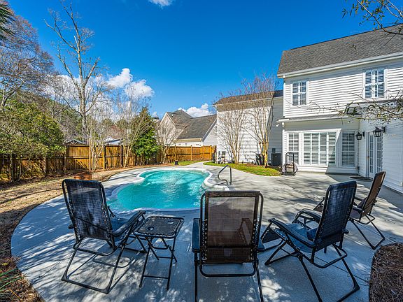 4th image of 1705 Fox Ridge Ct