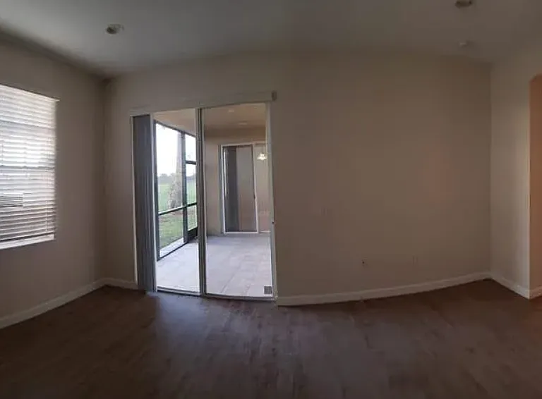 This is a sample photo of the same floor plan. The apartment is under renovation and the photos will be updated when construction is completed. Finishes will be similar but not exactly the same.