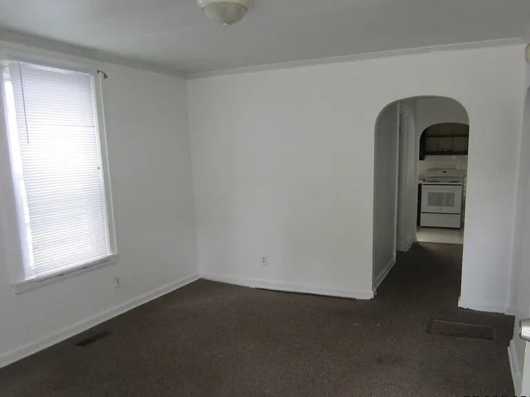 Red Oak St — Photo 1