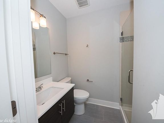 2nd image of 1857 W Dickens Ave #1816