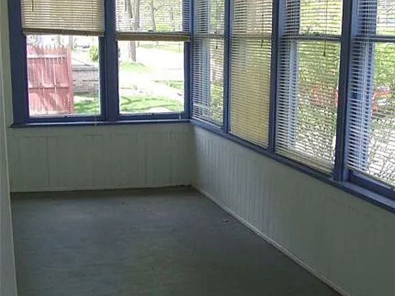 2nd image of 409 Park Pl #409