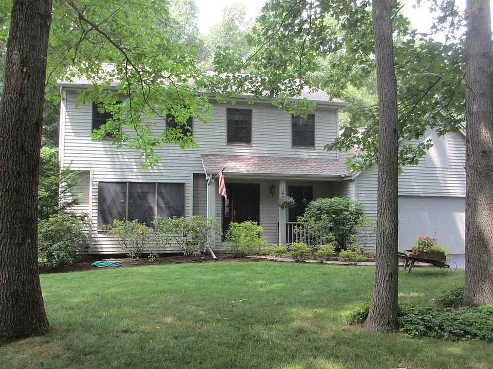 1st image of 38 Berkshire Dr W