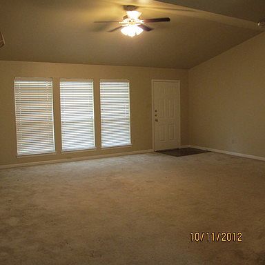 4th image of 27 Moss Rock Dr