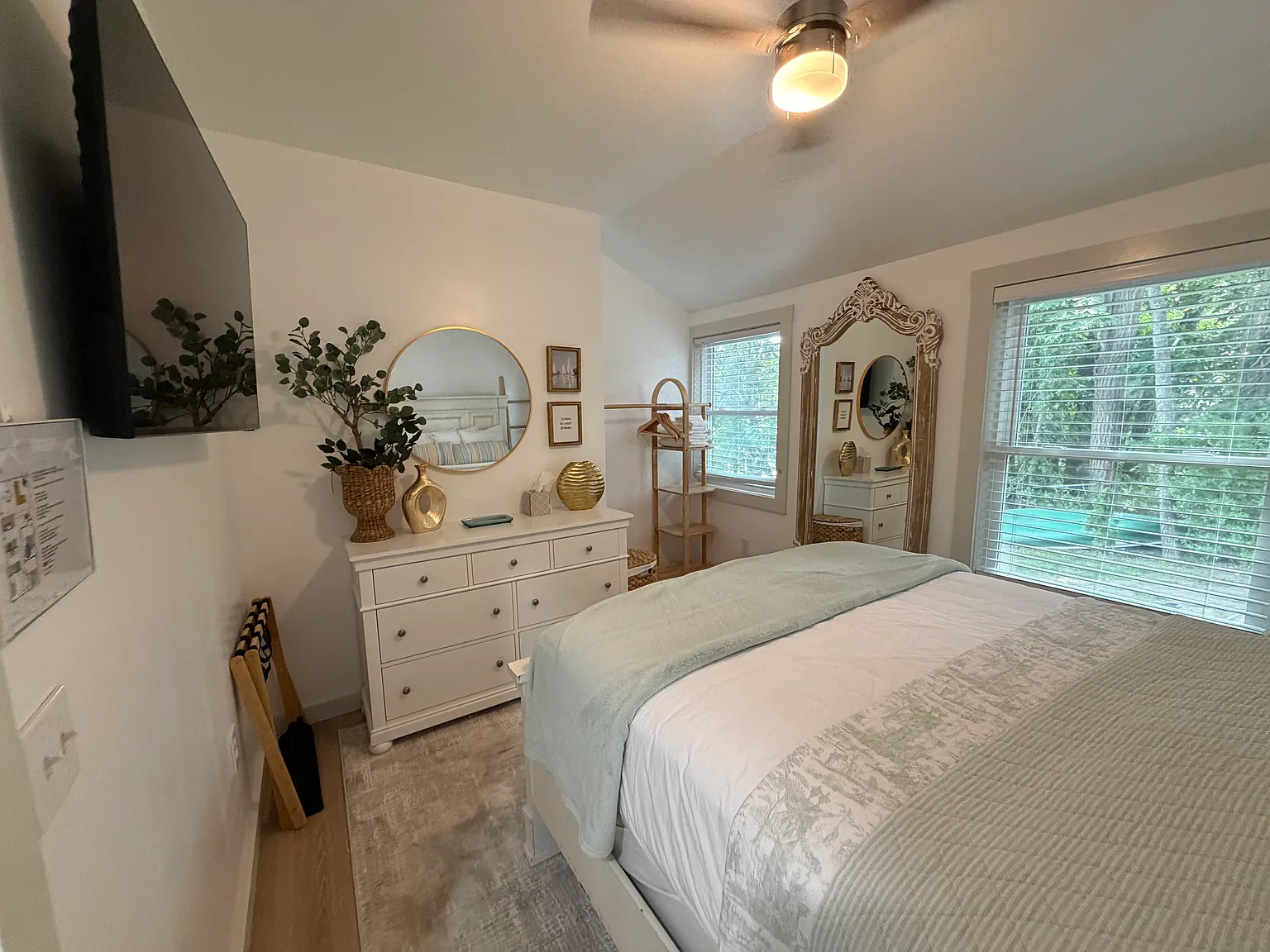 3 bed, 1.5 bath, 858 sqft, $3,000 — Photo 4
