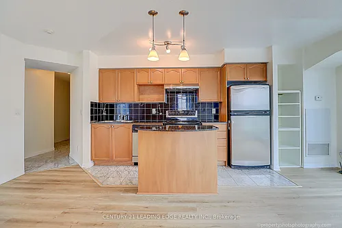18 Yonge St Photo 1