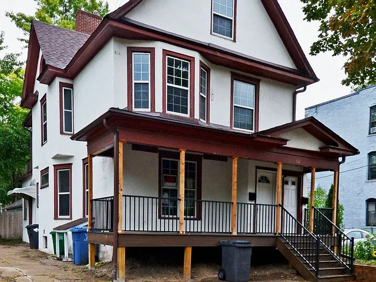 511 5th Ave SE — Photo 4