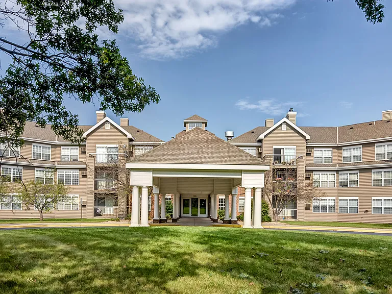 Devonshire Apartments — Photo 11