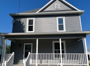 217 Elm St, Belpre, OH 45714