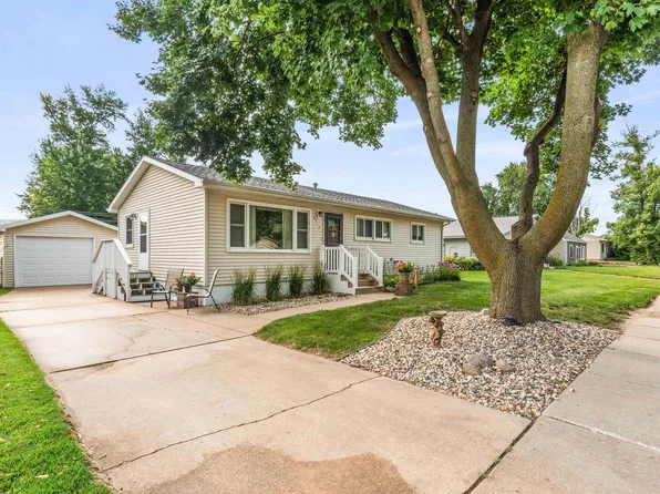 3716 S Glendale Ave, Sioux Falls, SD 57105