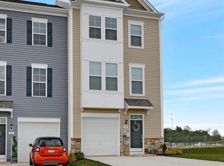 165 Charterhouse St, Falling Waters, WV 25419