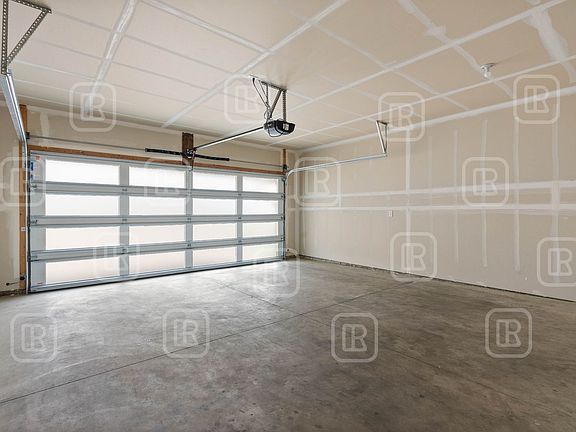 4th image of 702 S Crescent Ln #1