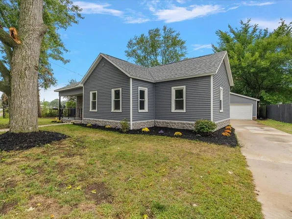 984 Evanston Ave, Muskegon, MI 49442