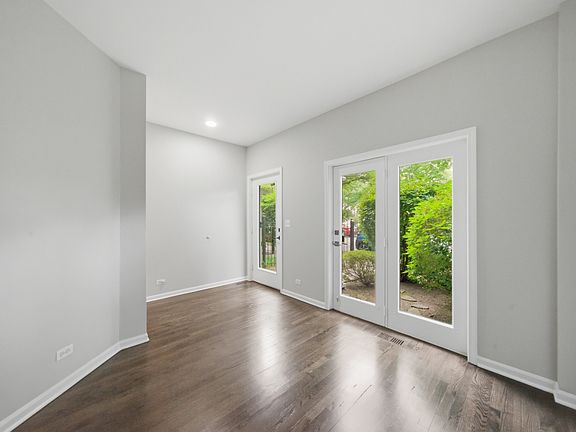2nd image of 1225 N Sedgwick St #1225