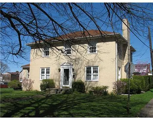 1077 Pacific Ave photo 1