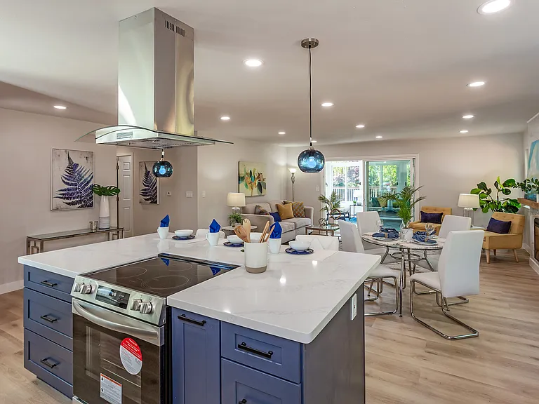 1185 W Latimer Ave — Photo 7