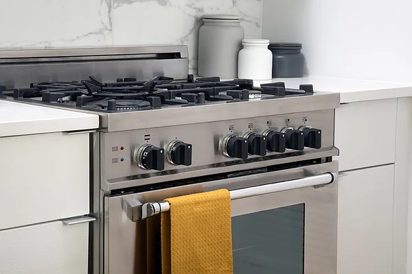 Rented by Bold Marketing | media 9