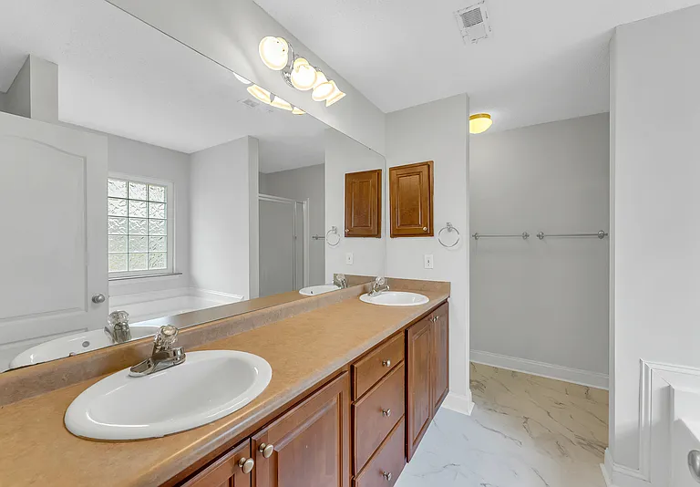 211 High Green Dr — Photo 17