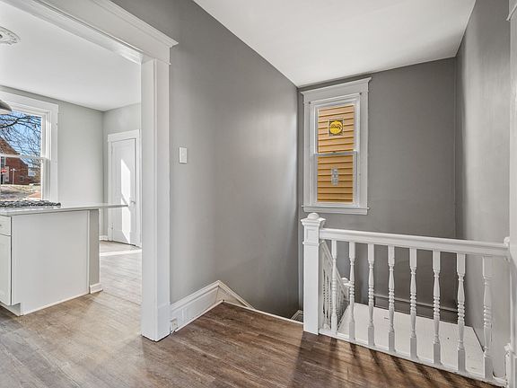 4th image of 139 Brightwood Ave Floor 2