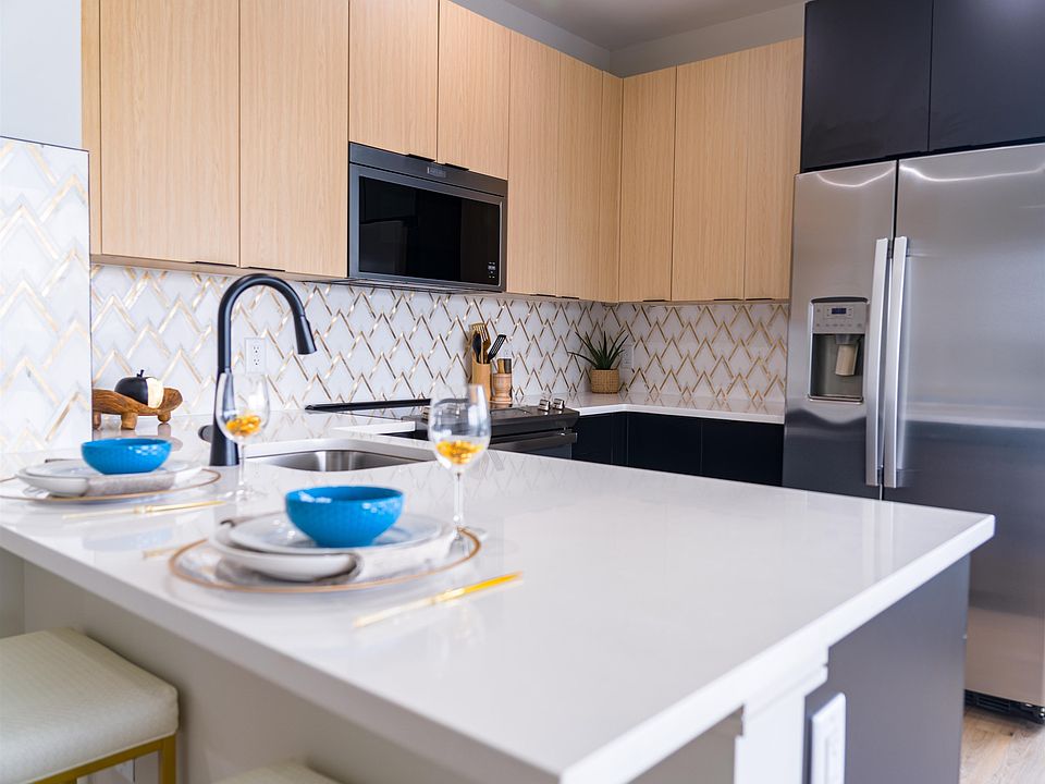 1st image of 439 Schuyler Ave #101
