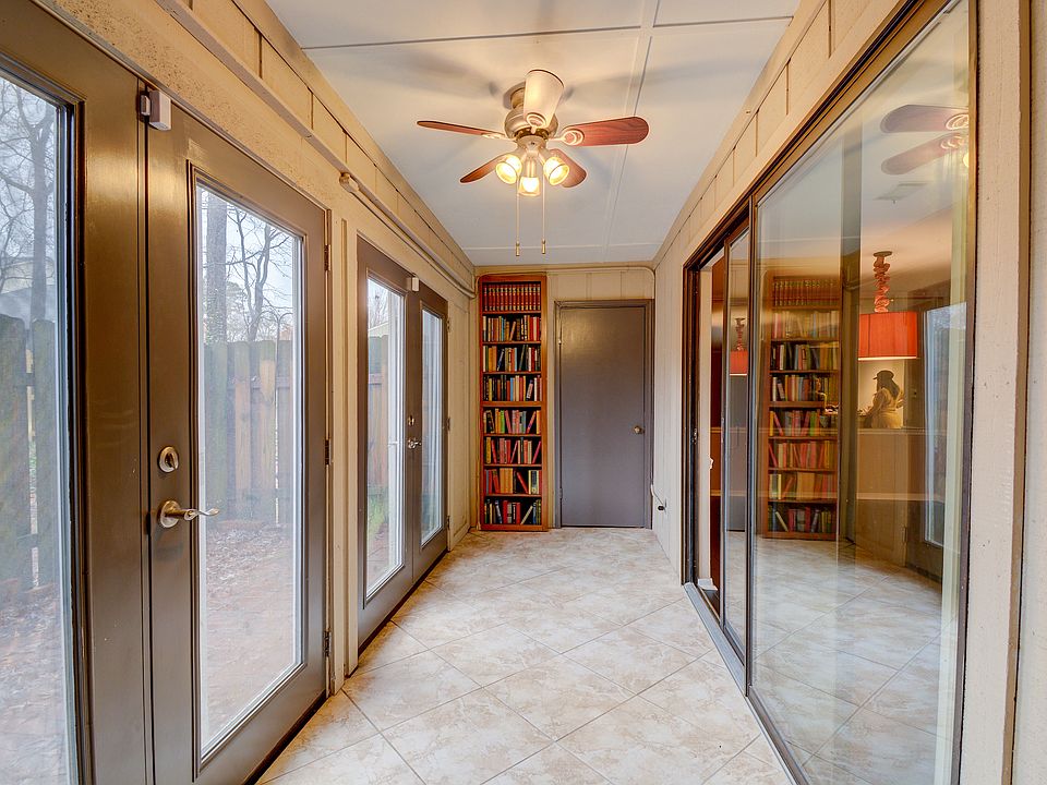 1st image of 2110 Palmyra Dr SE #2110