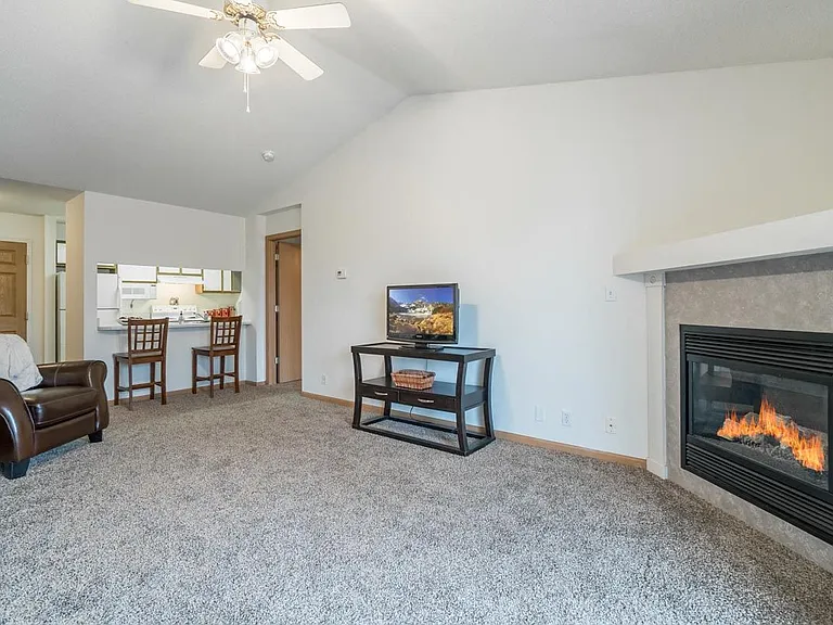 Northbrook Apartments — Photo 180