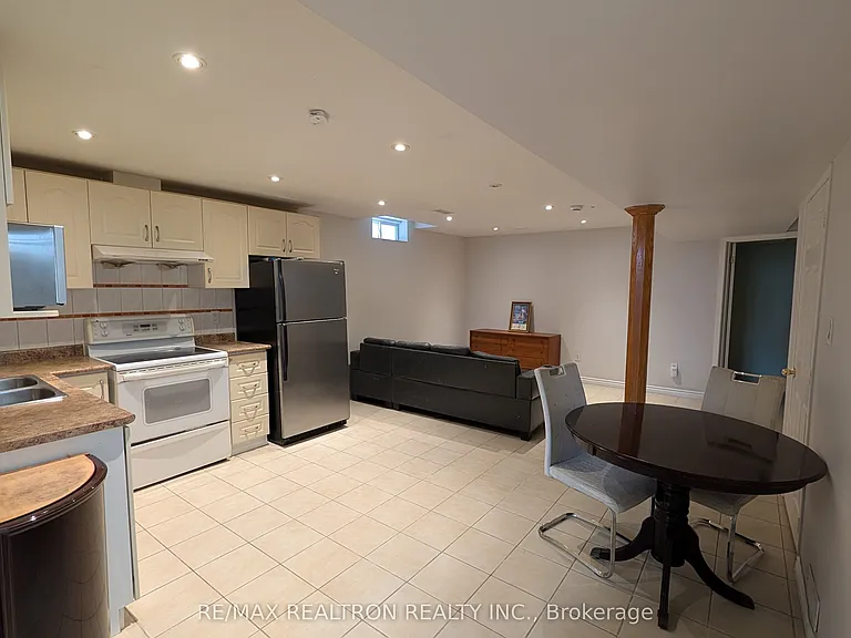 84 Apollo Rd #BASEMENT — Photo 2