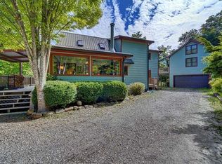 1467 Sweetwater Bnd, Hayesville, NC 28904