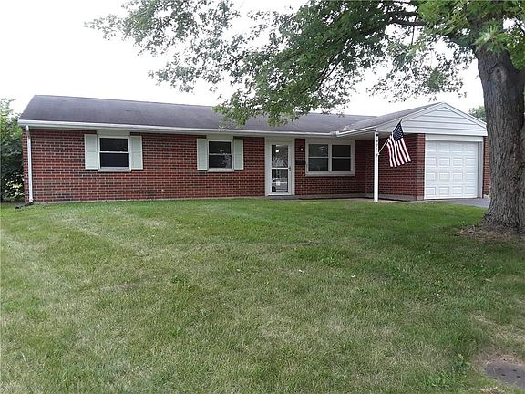 2nd image of 471 Mayfield Sq E