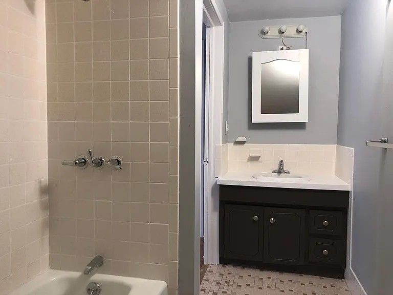 18 Washington St #3 — Photo 7