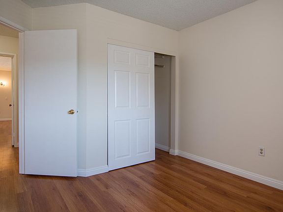 3rd image of 659 Woodward St