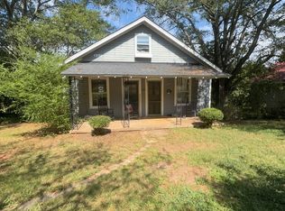422 N Garrett St, Central, SC 29630