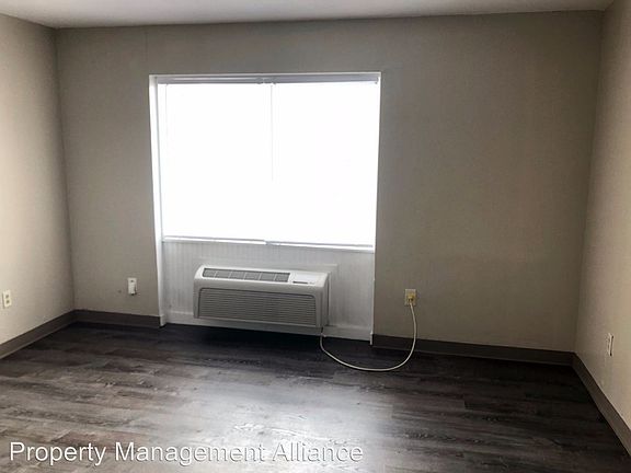 4th image of 525 Oak St APT 11