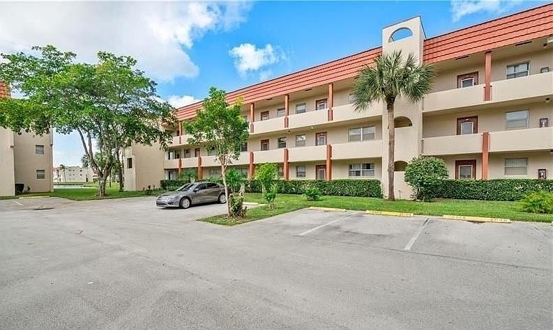 1st image of 3071 Sunrise Lks Drive #112